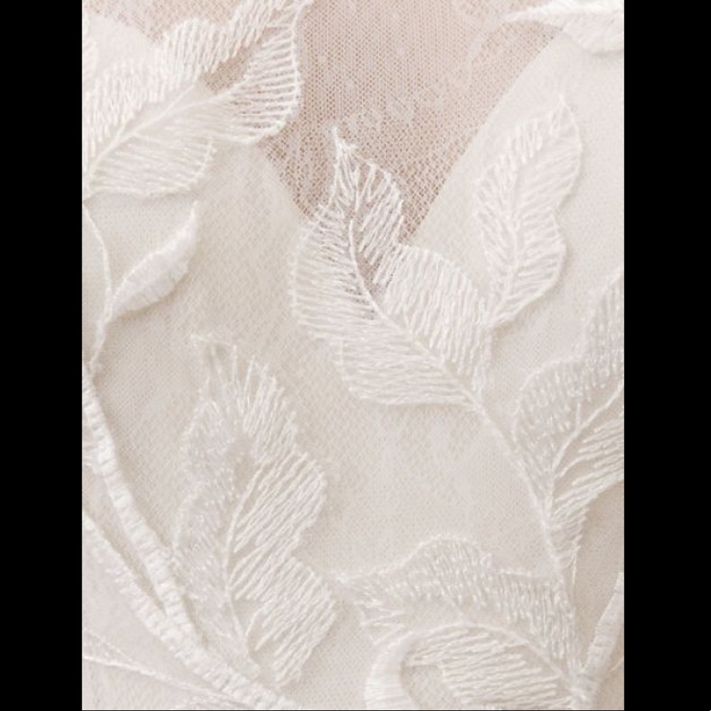 Willowby Prescott Wedding Gown - Picture 5 of 11